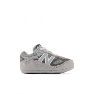 New Balance Kinder 990v6 Crib Bungee in Grau