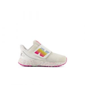 New Balance Kinder Fresh Foam Arishi v4 Hook and Loop in Weiß/Violett/Rosa