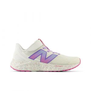 New Balance Kinder Fresh Foam Arishi v4 Bungee Lace with Top Strap in Weiß/Violett/Rosa