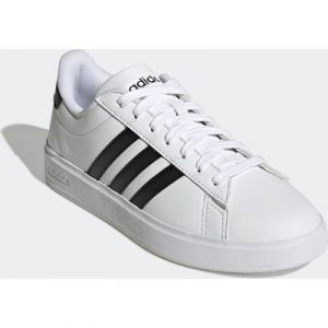 adidas Sportswear Sneaker "GRAND COURT CLOUDFOAM LIFESTYLE COURT COMFORT", Design auf den Spuren des adidas Superstar