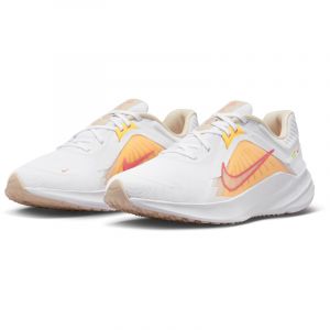 NIKE Quest 5 Laufschuhe Damen 102 - white/sea coral-sanddrift-topaz gold 41