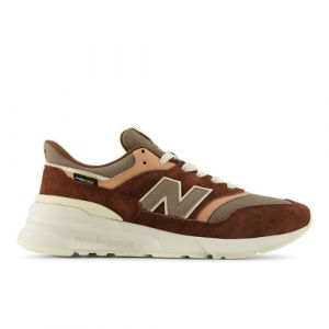 New Balance Unisex 997R in Braun