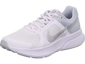 Nike Damen Run Swift 2 Running Shoe
